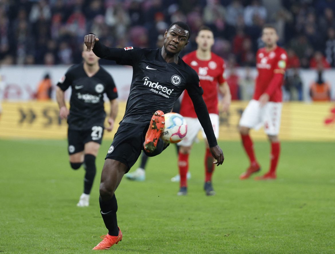 Newcastle eye Frankfurt defender Ndicka
