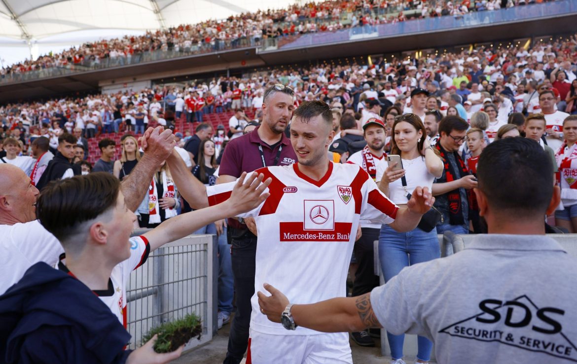 Leeds in race for ‘crazy’ forward